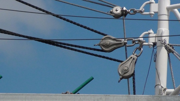 不锈钢滑轮电力系统应用实例